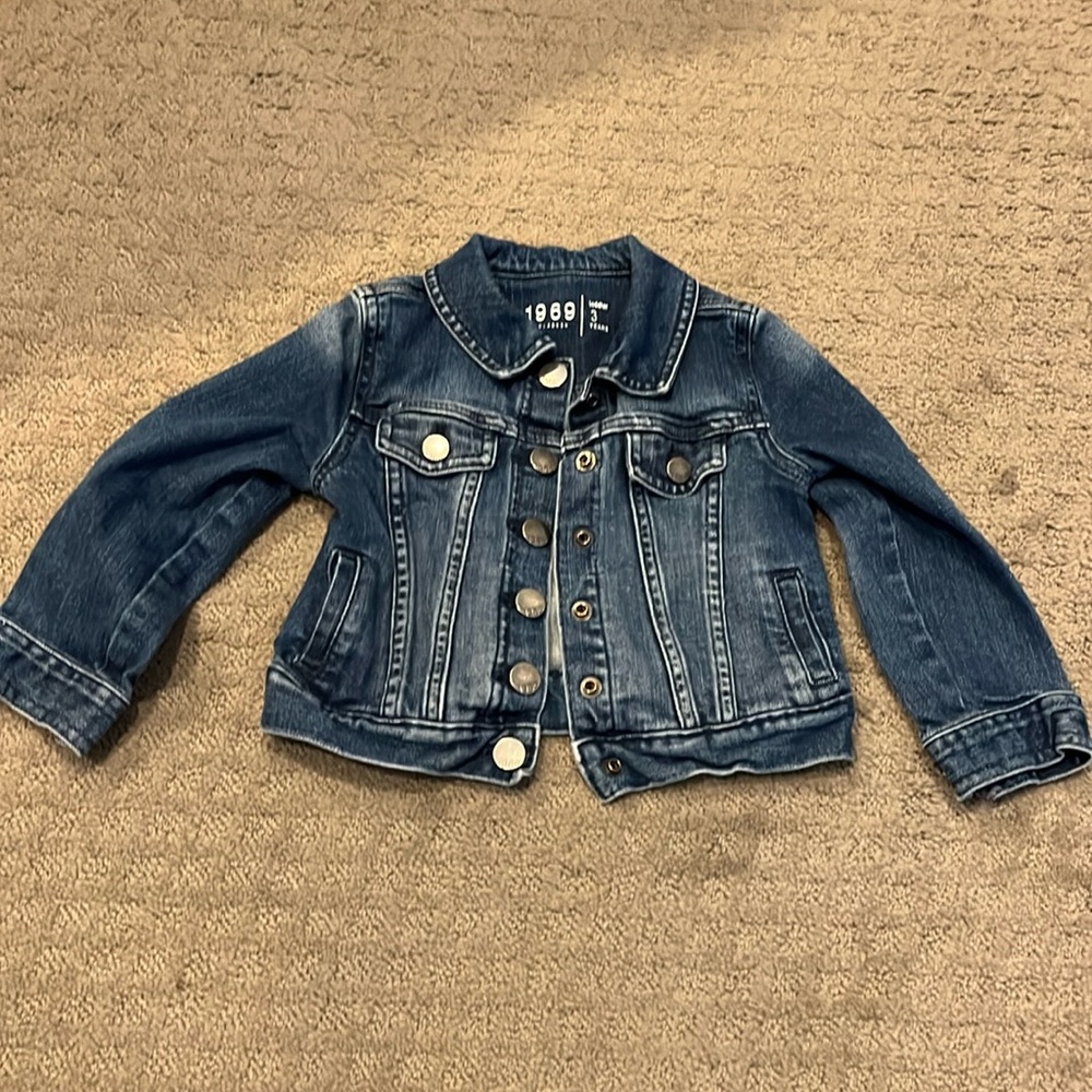 Gap Jean Jacket with snaps size 3